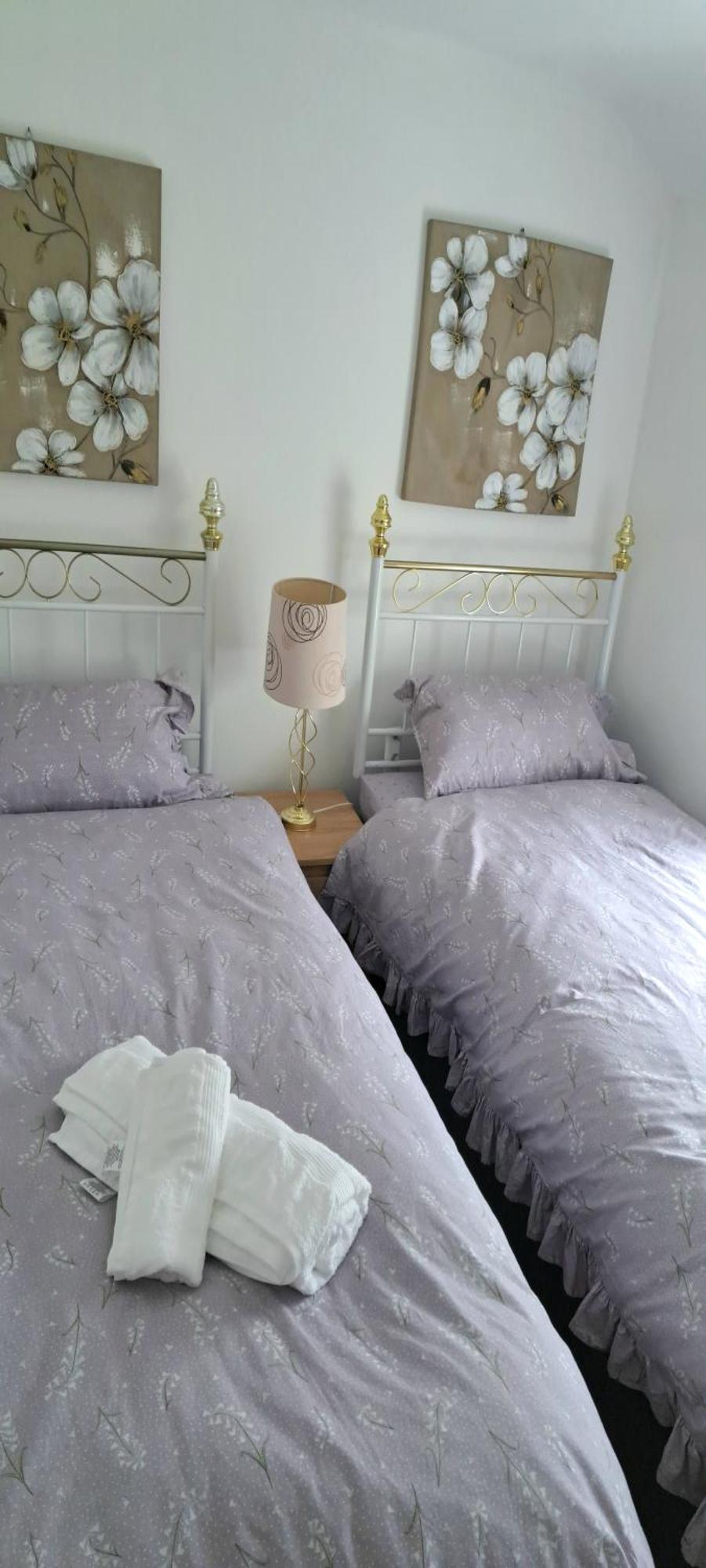Wisteria Cottage An Authentic And Enchanting 2 Bedroom Cottage Experience อาเบอร์แดร์ ภายนอก รูปภาพ